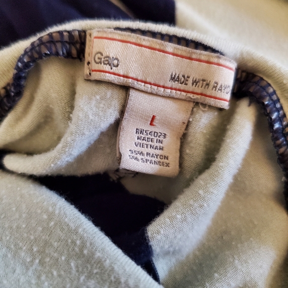 GAP Large Skirt, black and white stripe. - Picture 3 of 3